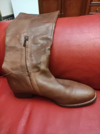 Botas altas de cuero marrón