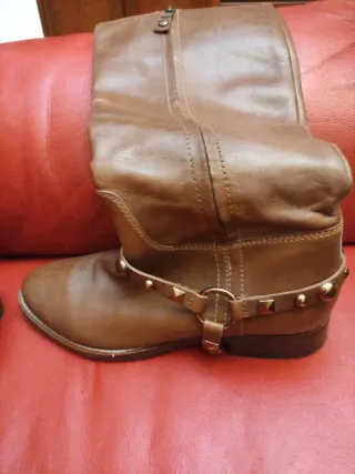 Botas altas de cuero marrón