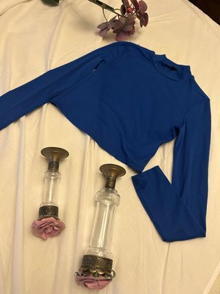 Top azul eléctrico Shein manga larga