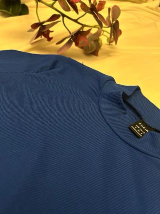 Top azul eléctrico Shein manga larga