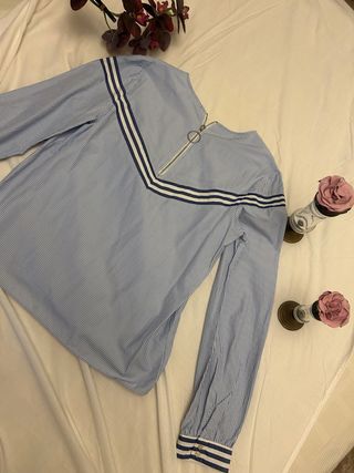 Camisa Stradivarius Rayas Azul y Blanco