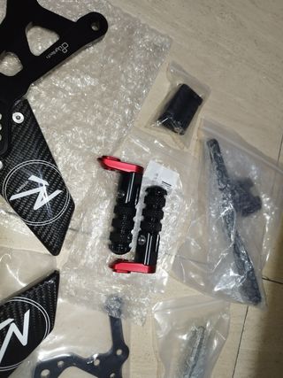 Estriberas Delanteras Yamaha R6 (2015-2024)