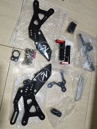 Estriberas Delanteras Yamaha R6 (2015-2024)