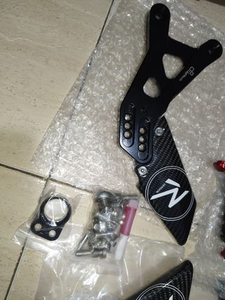 Estriberas Delanteras Yamaha R6 (2015-2024)