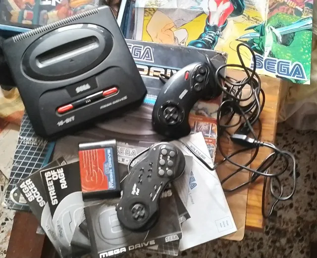 Sega Mega Drive II (Mega 6) CIB + 2 Juegos CIB