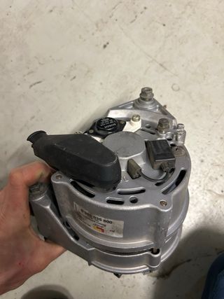 Alternador BMW E30 nuevo original