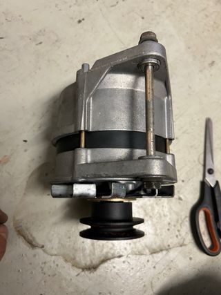 Alternador BMW E30 nuevo original