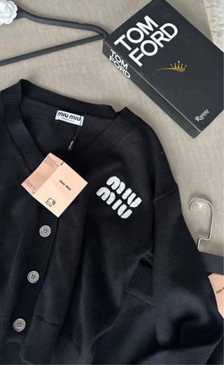 Conjunto  negro plumas calidad!!  talla : M