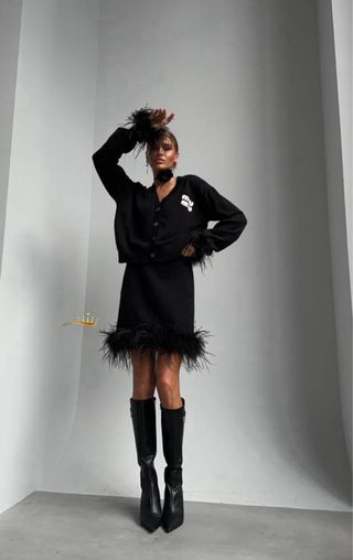 Conjunto  negro plumas calidad!!  talla : M