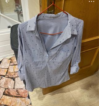 Camisa rayas dibujo azul y blanco