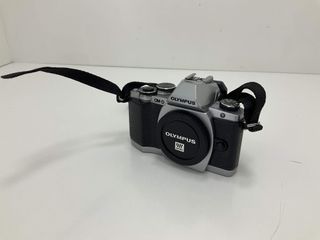 camara digital evil olympus om-d e-m10