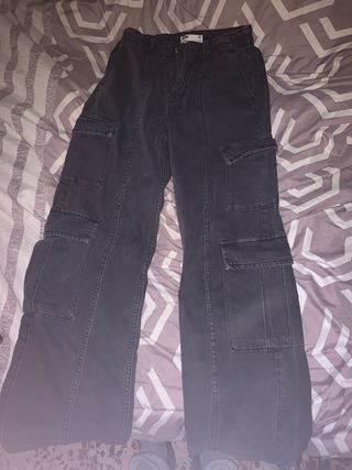 Pantalón cargo gris mujer