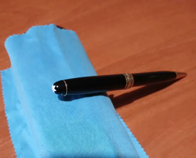 Montblanc Meisterstück Clássique Dorado