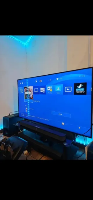 PS4 (PlayStation 4) con mando