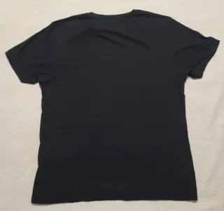 Camiseta básica cuello en V