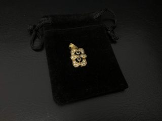 colgante oro 18k con piedra