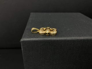 colgante oro 18k con piedra