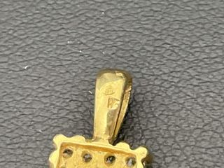 colgante oro 18k con piedra