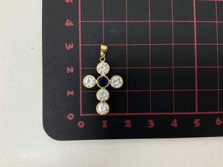 crucifijo oro 18k con piedra