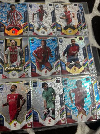 Cartas de fútbol FIFA 365 cada carta tiene su prec