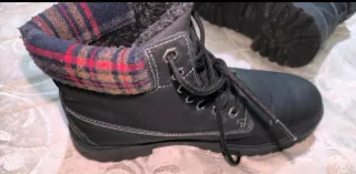 Anfibi neri foderati tartan