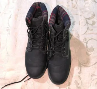 Anfibi neri foderati tartan