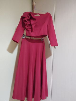 Vestido de fiesta rojo en dos piezas color rojo