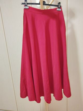 Vestido de fiesta rojo en dos piezas color rojo