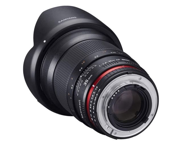 Obiettivo Samyang 35mm f/1.4 AS UMC per Sony E New