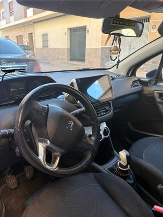 Peugeot 208 like 2014