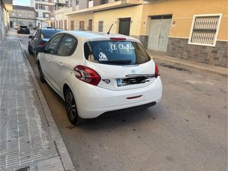 Peugeot 208 like 2014