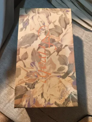 Zapatos de vestir Bon Ami negros y dorados