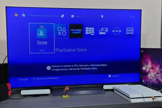 PS4 Blanca + Mando, cascos, base de carga y juegos