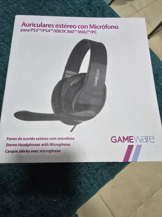 PS4 Blanca + Mando, cascos, base de carga y juegos