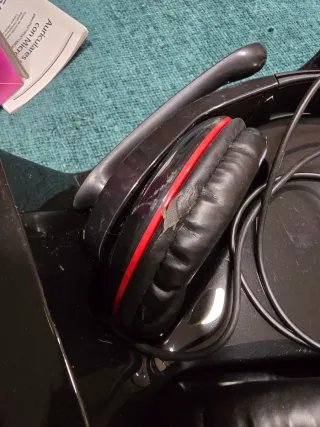 PS4 Blanca + Mando, cascos, base de carga y juegos