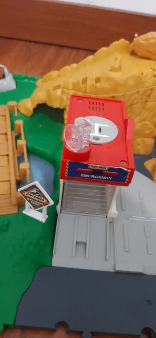 Pista Matchbox con helicóptero y coche