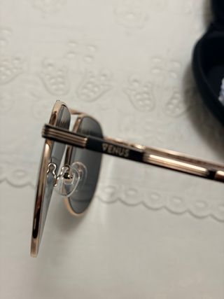 Gafas de sol Venus doradas y negras