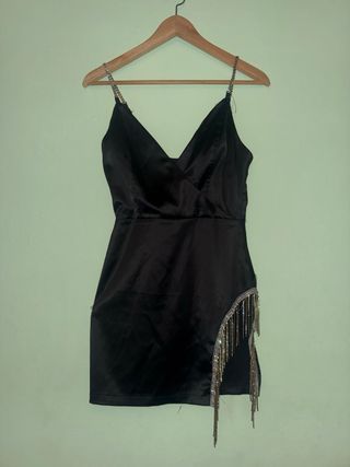 Vestido fiesta negro con detalles plateados