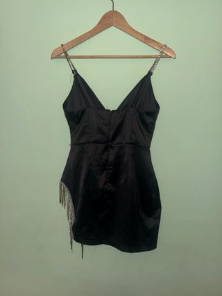 Vestido fiesta negro con detalles plateados