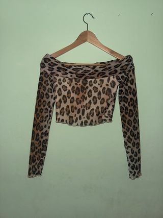 Top leopardo escotado manga larga