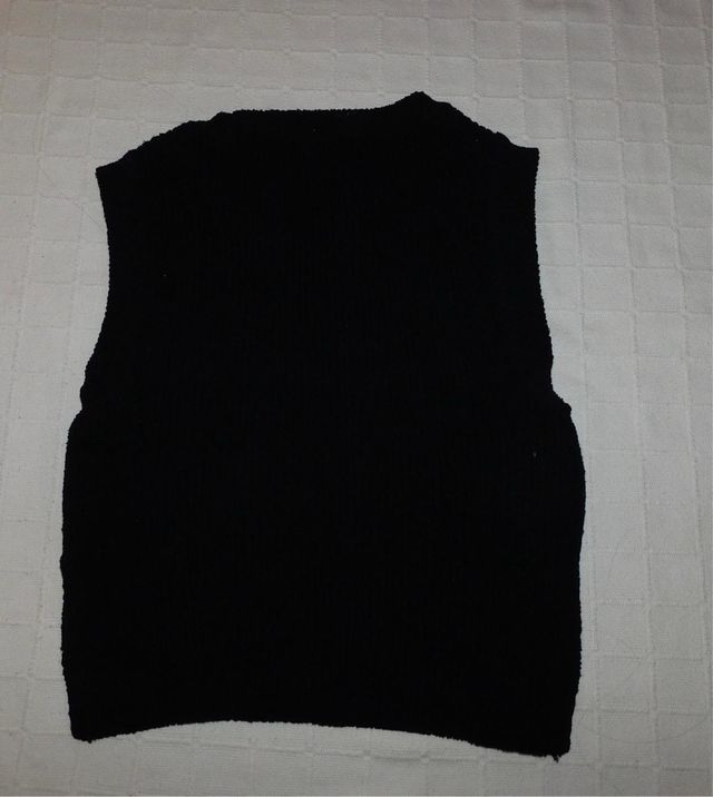 Chaleco negro de punto Stradivarius