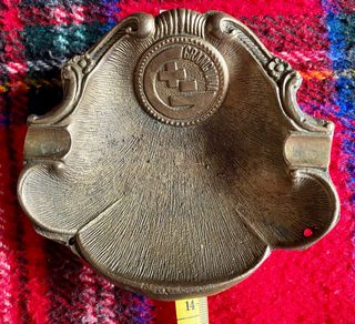 Cenicero de bronce antiguo