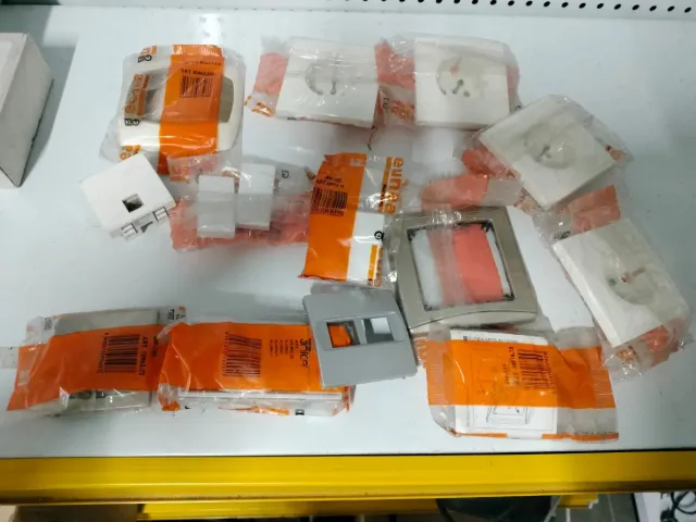 Lote Material Eléctrico Serie Eunea