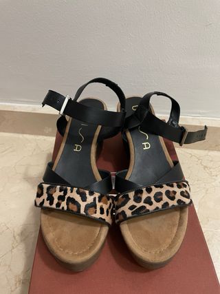 Sandalias cuña leopardo y negro T.37 nuevas