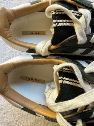 Zapatillas Corina Verde Oscuro T.39 a estrenar.