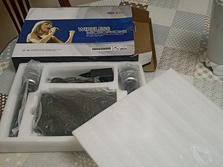 2 Micrófonos Inalámbricos UHF Multibanda