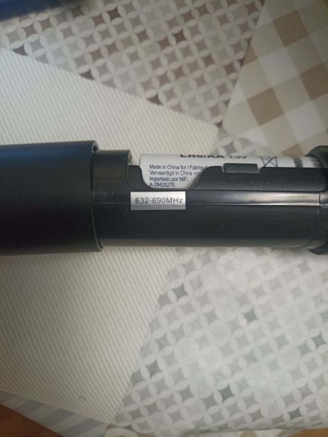 2 Micrófonos Inalámbricos UHF Multibanda