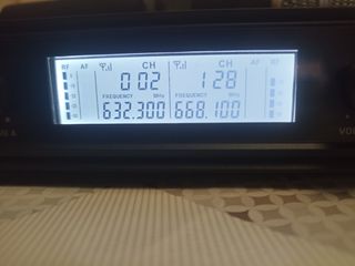 2 Micrófonos Inalámbricos UHF Multibanda