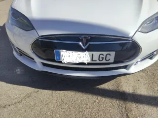 Tesla S85 2014