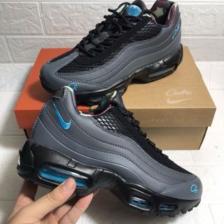 Zapatillas Nike Air Max 95 Negras y Grises